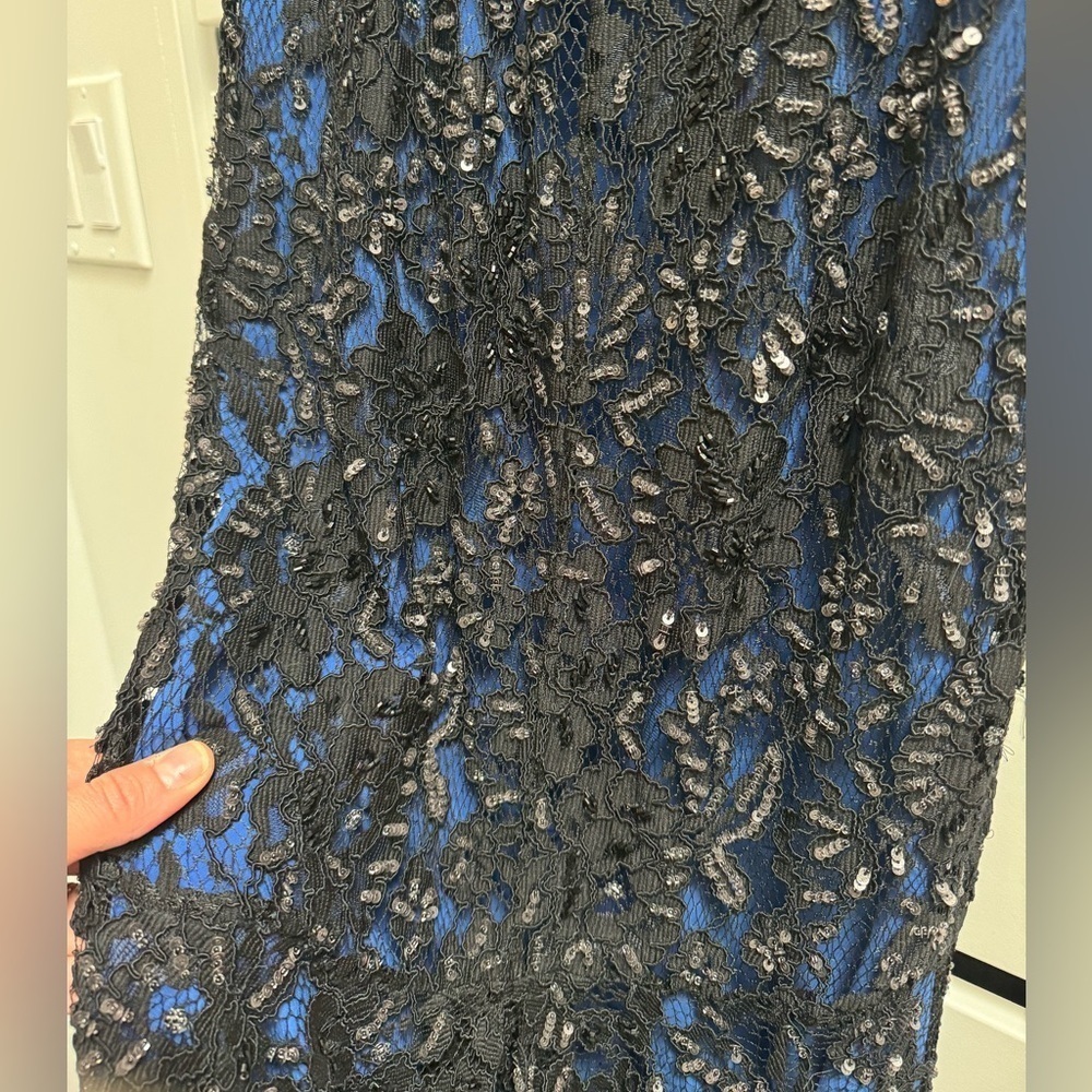 ALICE + OLIVIA NWT Beaded Sachi Open Back Ballgown Blue Black Lace Size 0 - Picture 8 of 13